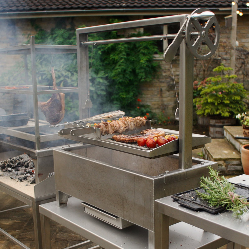 RSZ Lifestyle GrillBox_0152_Charcoal Stills 41.jpg