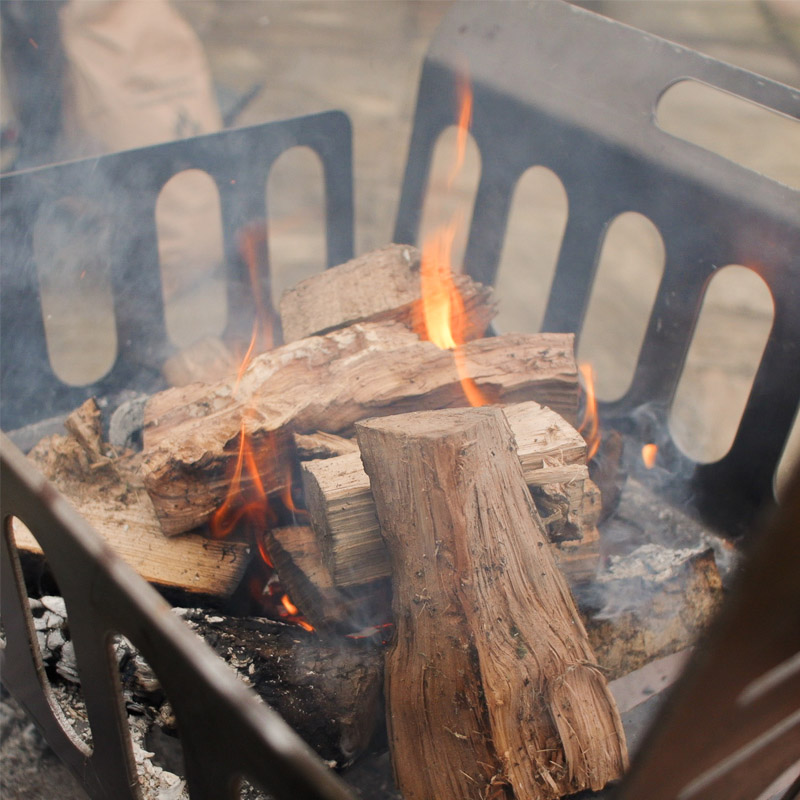 RSZ Lifestyle GrillBox_0159_Charcoal Stills 48.jpg