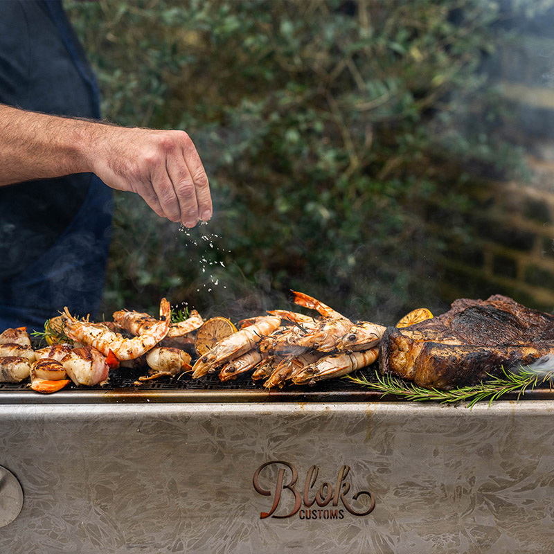 Social fire cooking with Blok